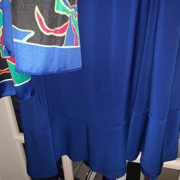 COPY - Nina Leonard with colorful scarf L - Picture 6 of 15